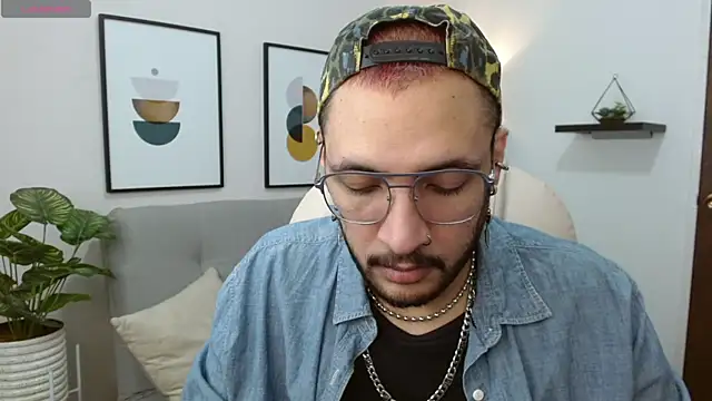   Damian    online show from September 23, 11:37 pm