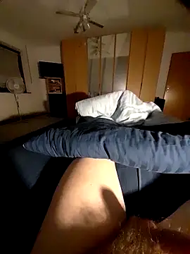 Snapshot of Hoodle-Doodle chatting on September 30, 11:52 pm Hoodle-Doodle online show from September 30, 11:52 pm