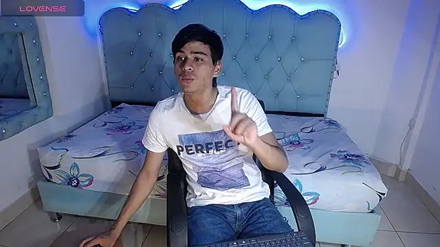 Charlie Cock  online show from October 23, 4:05 am