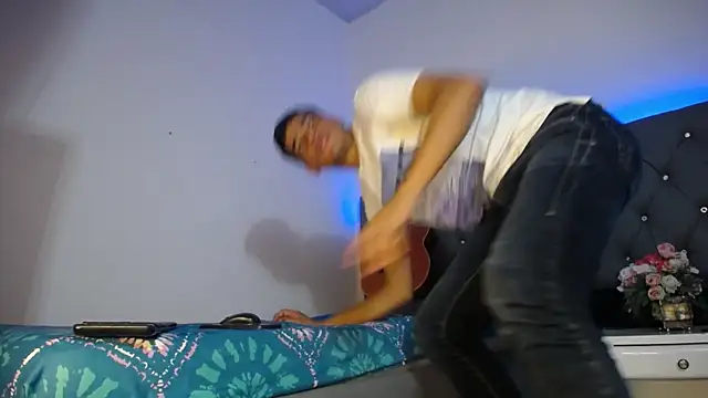 Charlie Cock  online show from November 15, 4:25 am