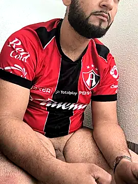 Julians26ne online show from April 2, 9:33 pm