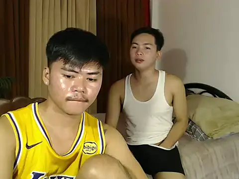 hot emman online show from March 31, 2:41 pm