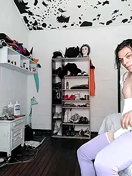 oxxy jean online show from January 17, 7:05 pm