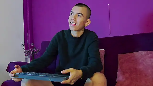 RowanCley online show from September 16, 12:17 pm