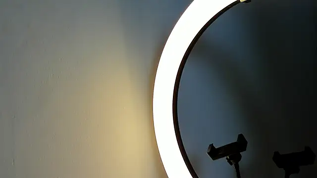 RowanCley online show from December 3, 12:33 pm