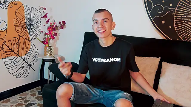 RowanCley online show from October 10, 12:21 pm