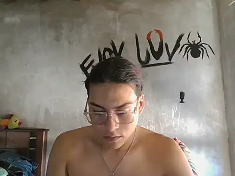 dirty model online show from March 22, 6:13 pm