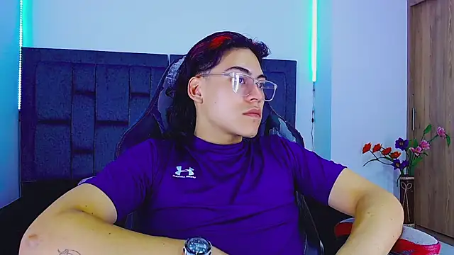 dirty model online show from October 17, 4:05 am