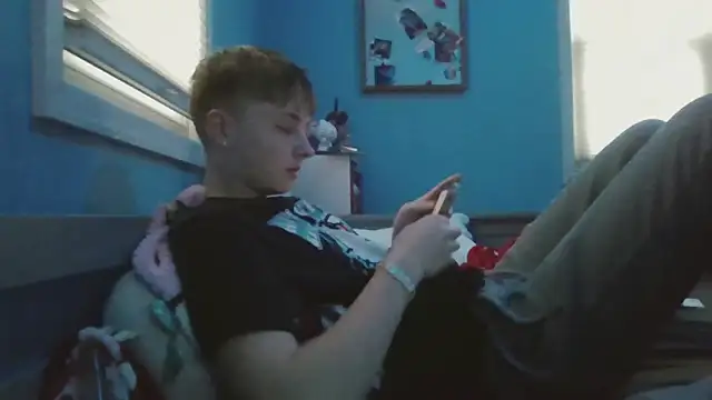 Liam axel35 online show from November 18, 8:45 pm