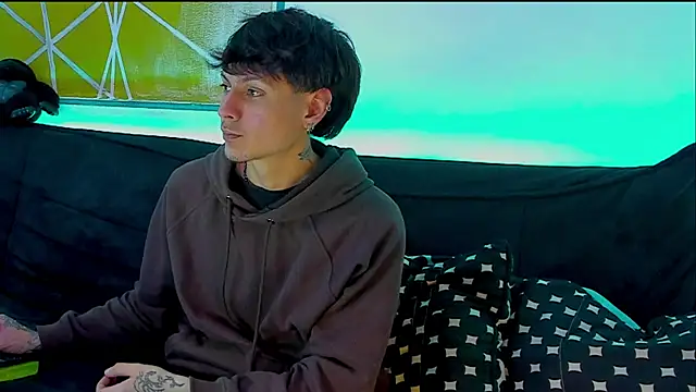 Dioniso guy8 online show from April 1, 8:39 pm