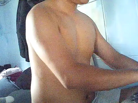 Snapshot of ANonngDan79 chatting on October 15, 8:44 am ANonngDan79 online show from October 15, 8:44 am