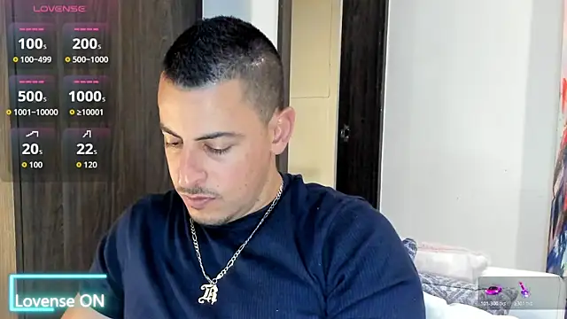 Snapshot of scotty_musicc chatting on October 23, 11:08 pm scotty musicc online show from October 23, 11:08 pm