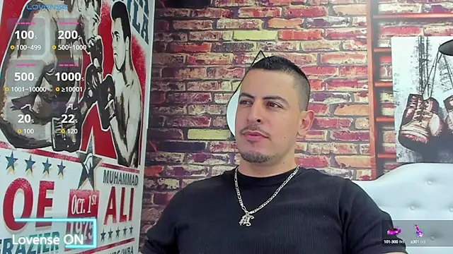 Snapshot of scotty_musicc chatting on October 9, 12:15 am scotty musicc online show from October 9, 12:15 am