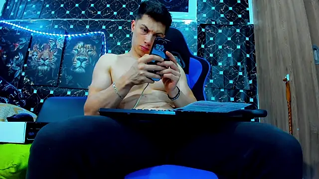 javiersexymann online show from September 24, 5:18 am