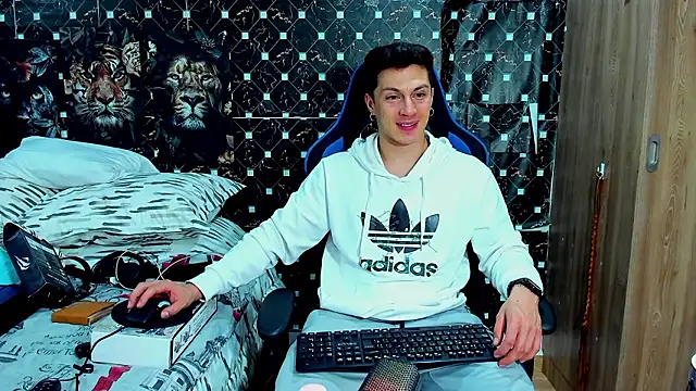 javiersexymann online show from February 25, 6:25 am