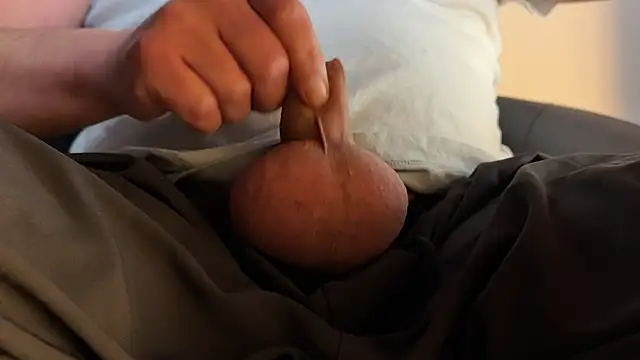 hornysmallcockgermany online show from March 17, 5:04 pm