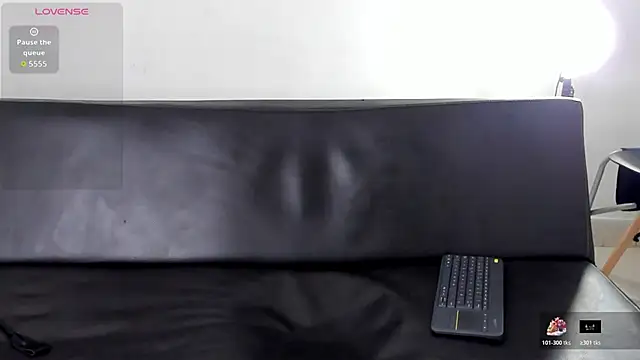 zarek lux online show from April 18, 3:35 pm