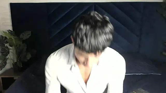 AustinJones  online show from November 14, 8:32 pm