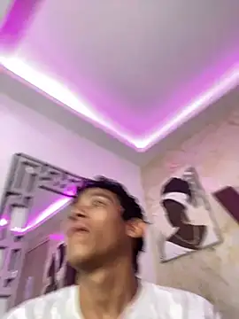 BEAUTY BOYS1 online show from March 18, 7:55 am