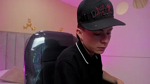 Nascary Fox online show from March 25, 2:43 pm