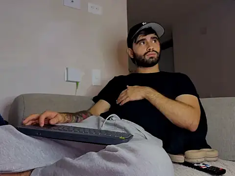 zack sullivan22 online show from December 3, 7:36 am