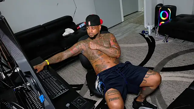 SLANGONDEMHOES online show from March 7, 8:06 pm