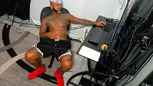 SLANGONDEMHOES online show from October 29, 1:30 am