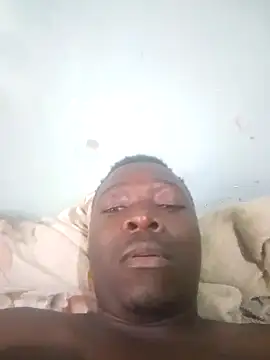 Snapshot of Mrhugeblack chatting on October 1, 10:41 am Mrhugeblack online show from October 1, 10:41 am