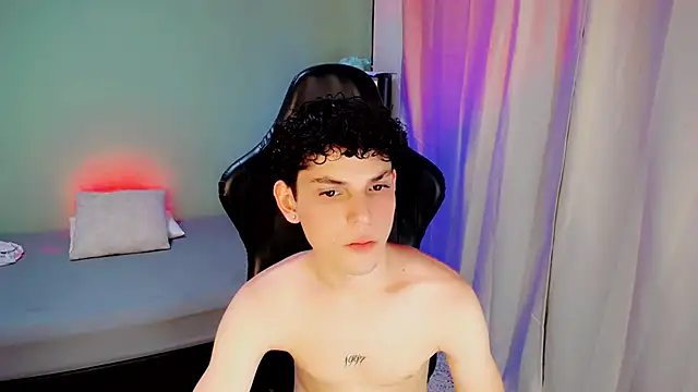 dilan hott  online show from September 16, 8:31 pm