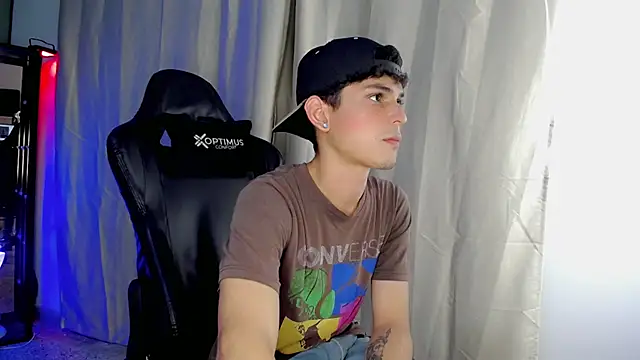 dilan hott  online show from October 17, 12:36 am