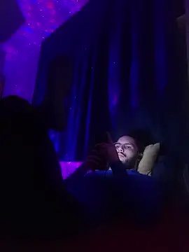 EyesNeverLies online show from February 23, 8:10 pm