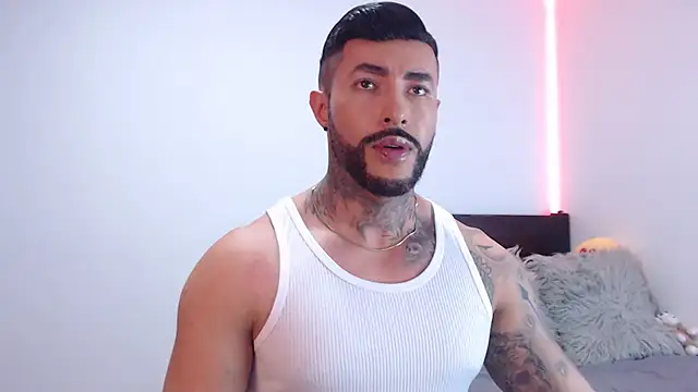 andrea de lucaa online show from November 5, 3:52 am