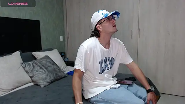steve hornyboy online show from September 15, 11:39 pm