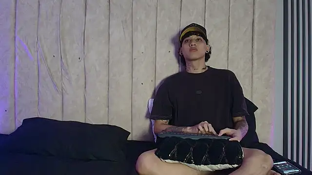 DustinandJordan online show from November 7, 9:51 pm