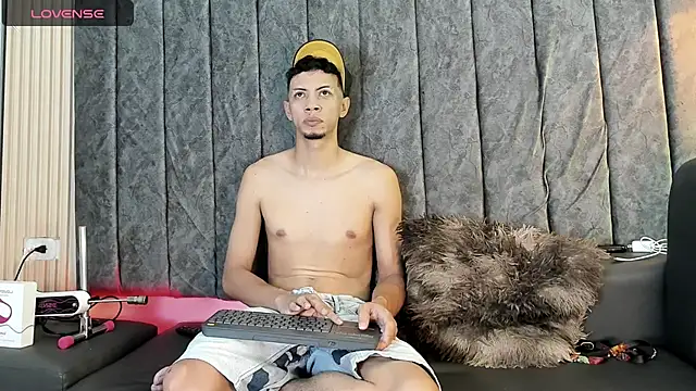 DustinandJordan online show from November 6, 9:40 pm