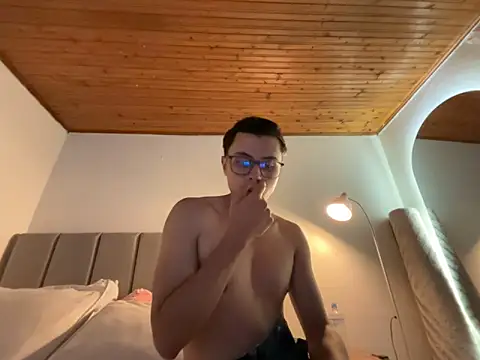 Davidpleaser online show from April 6, 5:30 am