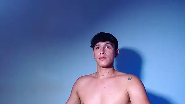 rowanbigboy23 online show from April 13, 11:49 pm