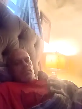 Snapshot of gpjr80 chatting on October 7, 2:10 pm gpjr80 online show from October 7, 2:10 pm