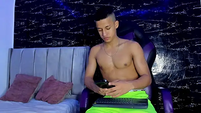 Jhos Smith online show from November 17, 4:04 am