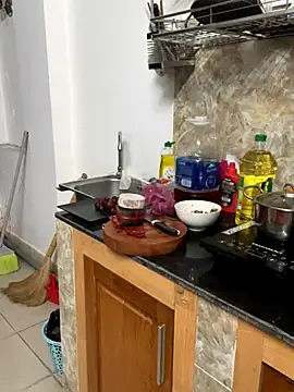 anhkiet huang online show from December 2, 3:04 pm