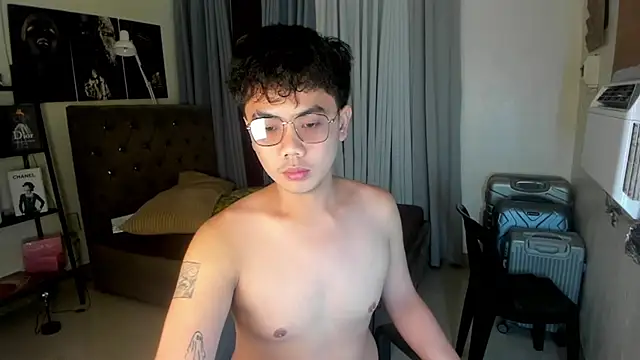Snapshot of mightyhotcock chatting on September 15, 12:17 pm mightyhotcock online show from September 15, 12:17 pm