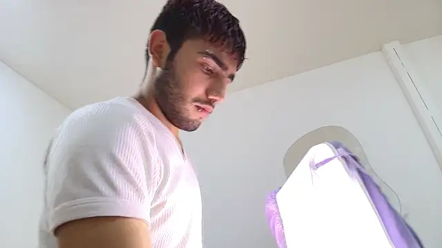 Ares Alpha online show from October 21, 7:50 pm