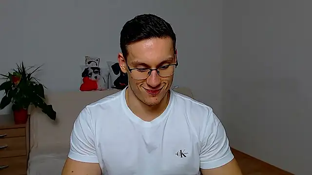 ZeinMiracles online show from December 1, 9:18 pm