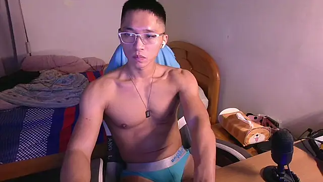 iron0401 online show from March 21, 4:11 pm