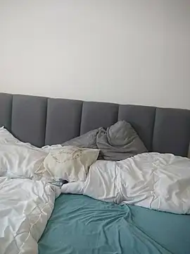 BrokenToPieces online show from September 22, 8:47 am