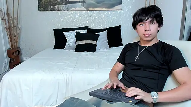 Tyler durten online show from September 11, 3:27 am