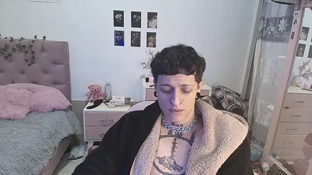 2cyboy  online show from September 30, 10:46 pm