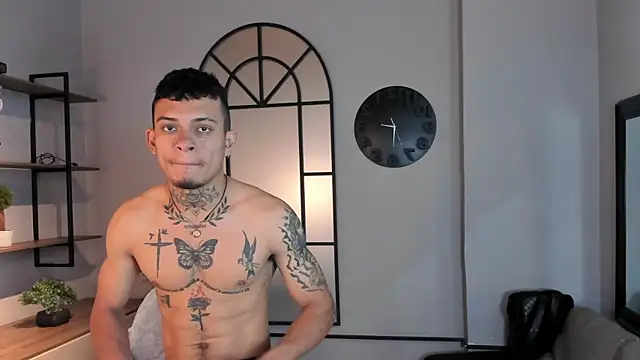 Snapshot of MrJustin_ chatting on October 20, 8:13 pm MrJustin online show from October 20, 8:13 pm