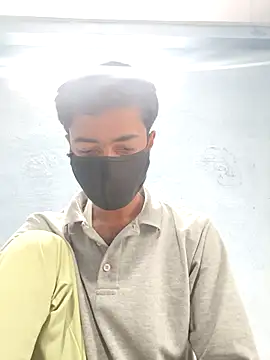 GirlsCrush  online show from February 19, 10:01 am