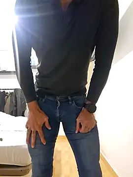 Latinfogoso84 online show from November 18, 7:06 pm